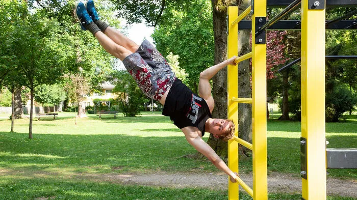Die Auflagen zur Sportausübung in der Coronavirus-Krise sind erneut gelockert worden. So ist das Betreten von Sportstätten im Freiluftbereich ab Freitag wieder erlaubt.