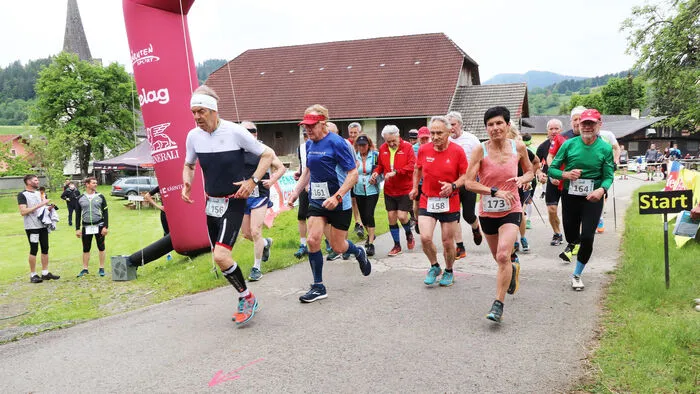 Start in der Klasse Wasserweg Walk &amp; M/W60+