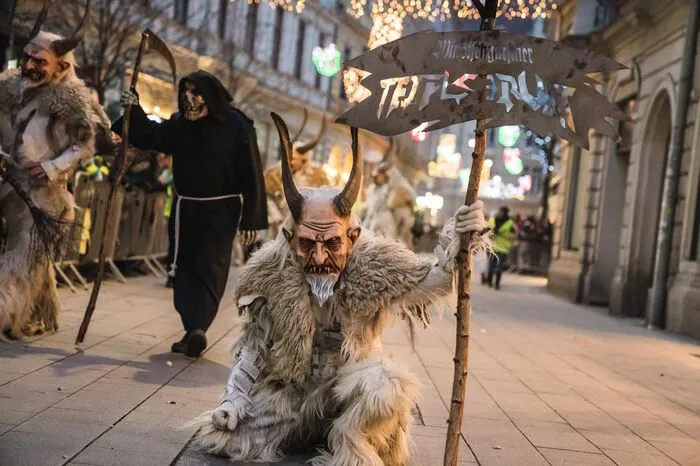 Aber nicht nur schauderliche Masken waren unter der Teilnehmern...