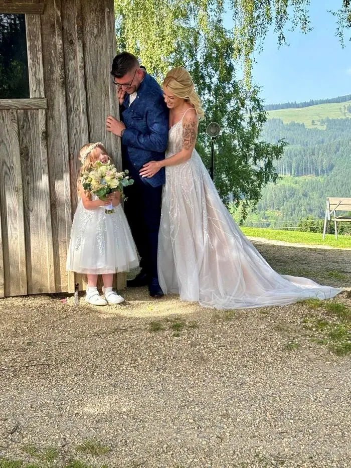 Das Brautpaar mit Tochter Lea-Marie