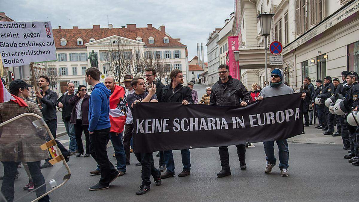 Bei der ersten Pegida-Demo in Graz im Jahr 2015 waren rund 150 Leute