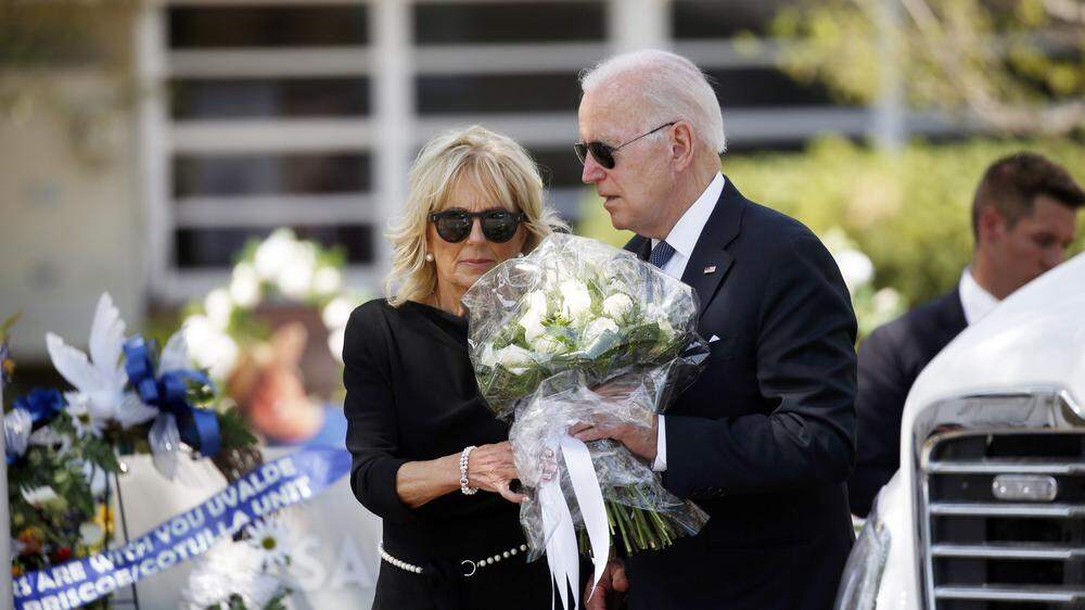 US-Präsident Joe Biden und seine Frau Jill am Ort der Bluttat