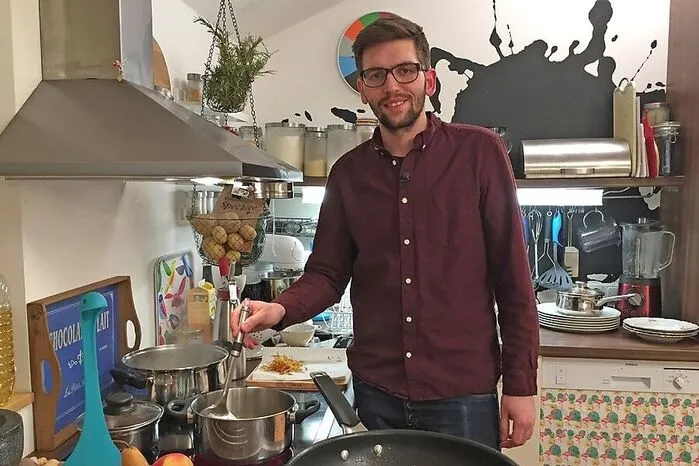 Los geht es am Montagabend beim 28-jährigen Philipp. Bislang haben 2529 Dinner-Hobbyköche schon den Kochlöffel geschwungen – darunter 1304 Gastgeberinnen und 1225 männliche Gourmets.