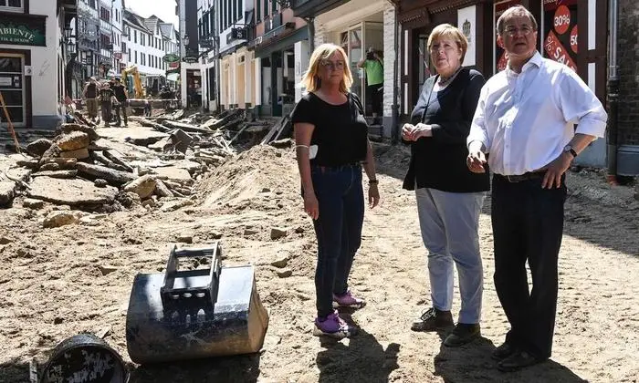 Armin Laschet begleitet Merkel 