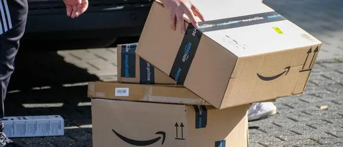 Die neue Paketsteuer erhitzt die Gemüter.