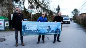 Im Viertel gibt es unterschiedliche Vorstellungen dazu, wie der Verkehr beruhigt werden soll. Ein Teil der Anrainer machte sich in der Vergangenheit für das Superblockkonzept stark