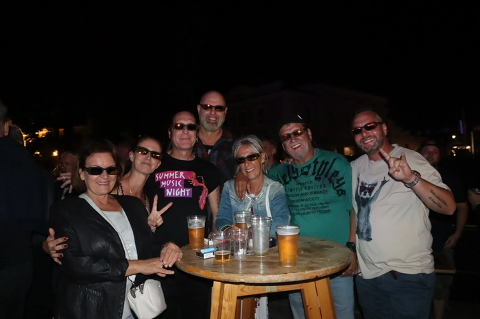 Klicken Sie sich durch die Bilder der Summer Music Night 2024!