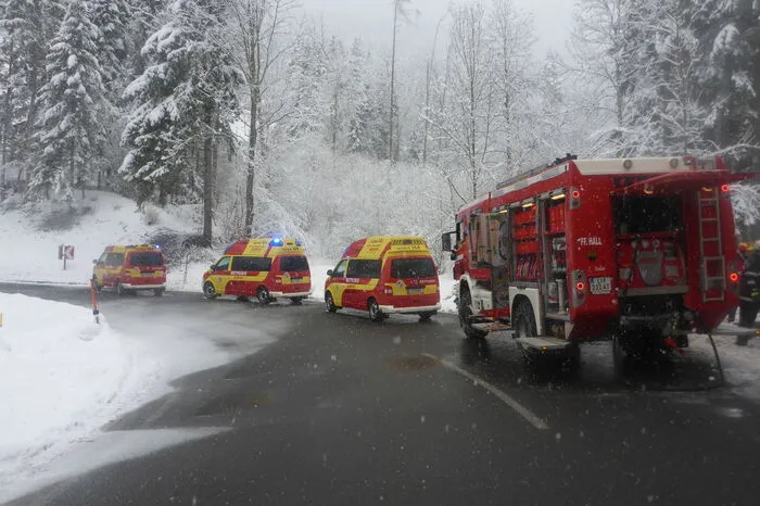 Die Feuerwehren Weng, Admont und Hall waren mit insgesamt 30 Mann im Einsatz
