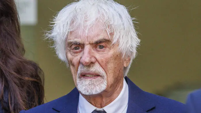 Wirbel um Bernie Ecclestone wegen einer Schusswaffe im Fluggepäck