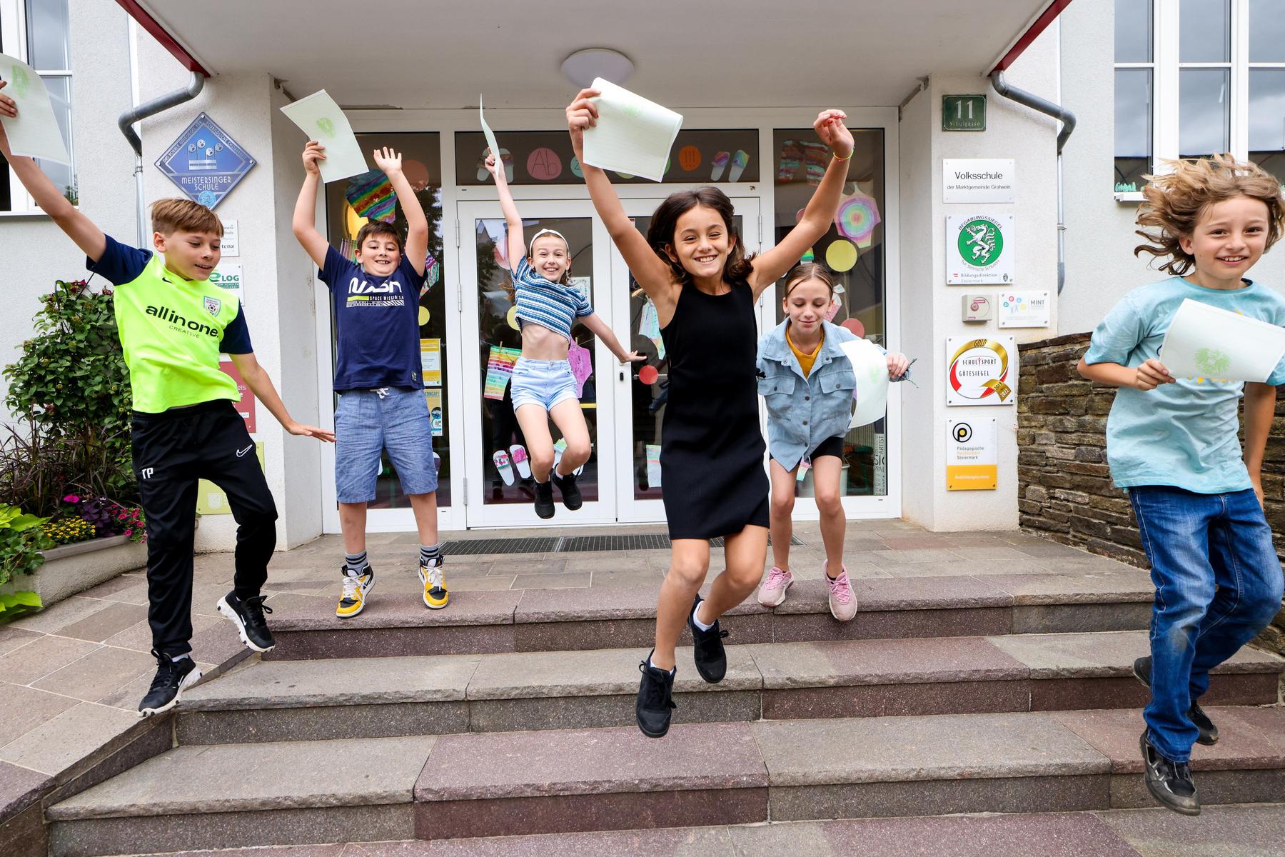Die Noten sind da!: Schulschluss in der Steiermark: Über 11.400 ausgezeichnete Erfolge