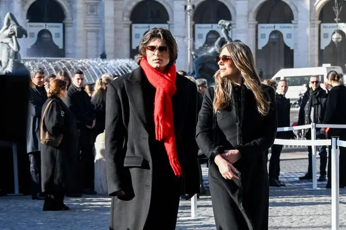 ...und Elizabeth Hurley (im Bild mit Sohn Damian).