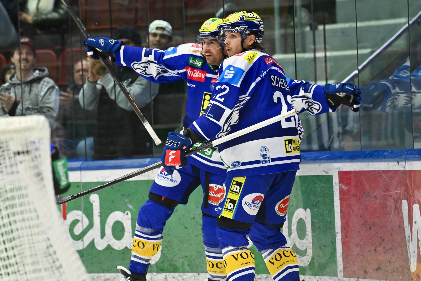 Nick Hutchison und Nikita Scherbak bejubelten das 2:0