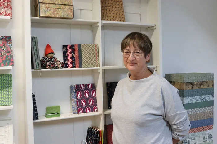 Ihre eigenen Notizbücher und Kalender kann man in der Werkstatt in Gleisdorf bewundern.