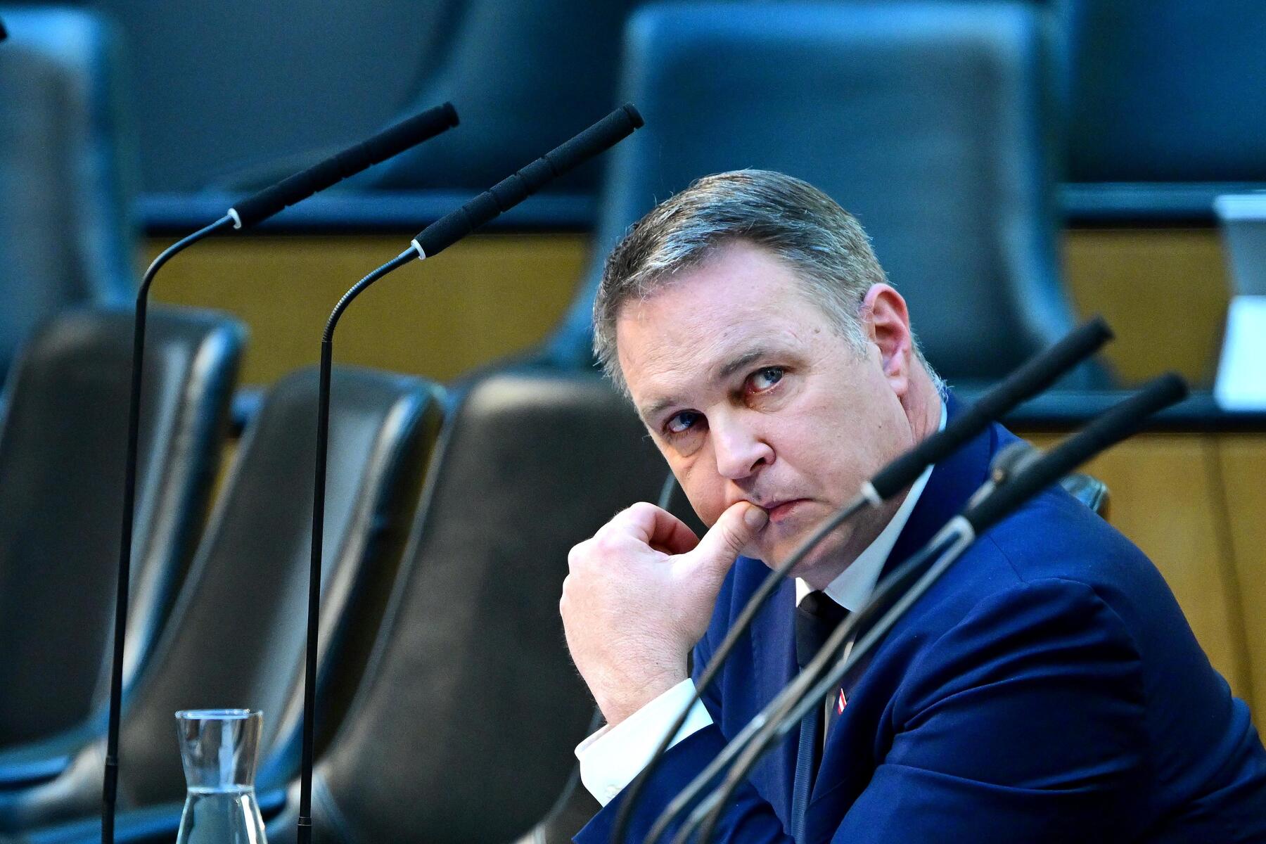 Chaos im ORF: Warum schweigt Medienminister Andreas Babler?