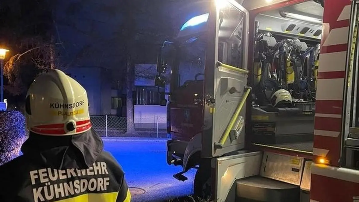 Ein Nachbar, welcher die Alarmsignale des Rauchmelders hörte, alarmierte die Einsatzkräfte