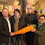 Robert Ebner (Lions Club) mit Gattin Michaela, Andrea Jung von Ladies Circle und Kuen Maria Elisabeth von der Lebenshilfe Kärnten beim Ostermarkt im Vorjahr