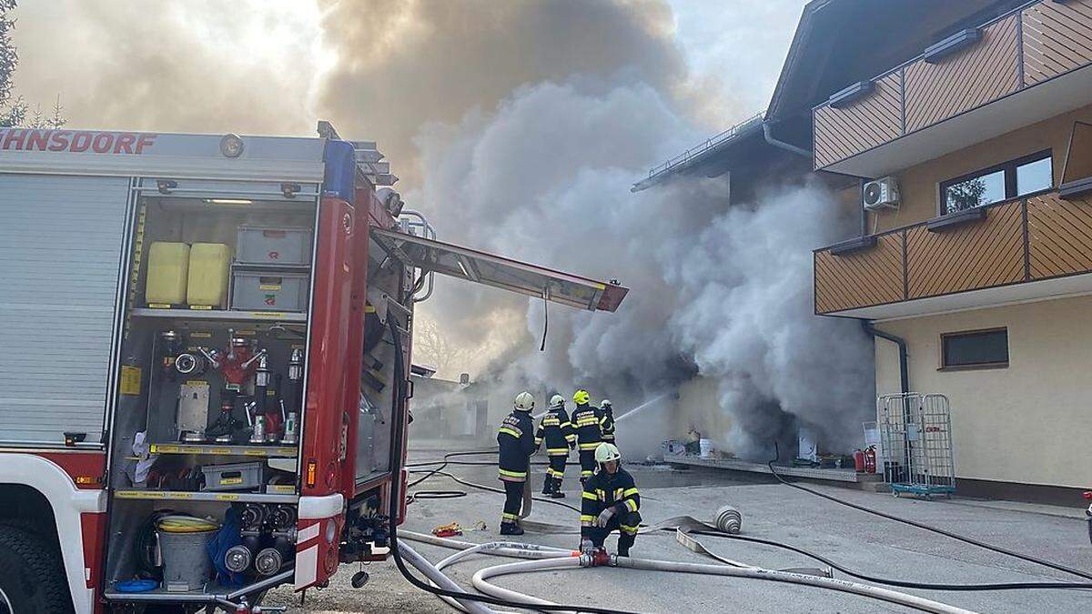 Eine riesige Rauchwolke war zu sehen