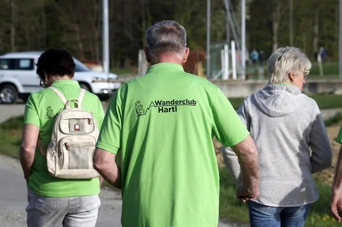 Entlang der zwölf Kilometer langen Wegstrecke gab es fünf Labestationen.