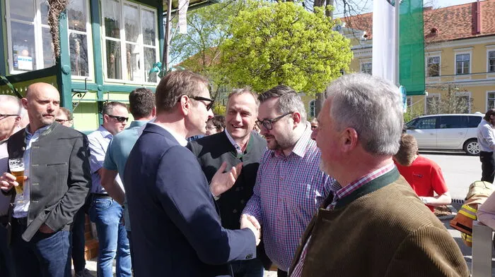 Bei herrlichem Frühlingswetter feierte Bürgermeister MarcusMartschitsch am Samstag im Gasthaus Pack in Lebing seinen 50. Geburtstag.