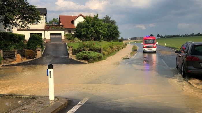In Hagenberg im Mühlkreis fielen binnen Kurzem knapp 95 Liter Regen pro Quadratmeter, berichtete das Abschnittsfeuerwehrkommando Pregarten.