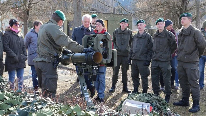 Bei strahlendem Sonnenschein präsentierte die Kaserne des Jägerbatallions 18 den zahlreichen Besuchern in über 20 Stationen, was der Standort in St. Michael alles zu bieten hat!