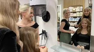 Die drei Mitarbeiterinnen Katja Almer, Lehrling Sarah Leitenbauer (sitzend) und Sabrina Kerschenbauer