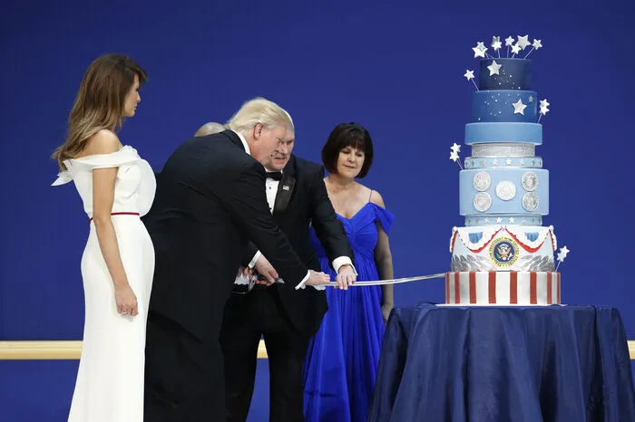 Insgesamt standen drei Bälle an, bevor sich Trump und Melania zu ihrer Nachtruhe ins Weiße Haus zurückziehen konnten.