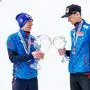 Seit 20 Jahren eng befreundet: Gesamtweltcupsieger Stefan Kraft mit Skiflug-Triumphator Daniel Huber (rechts)