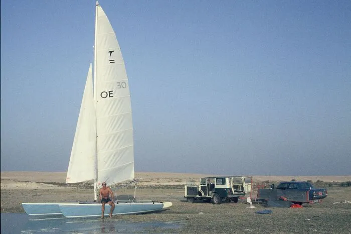 ... und wurde dort neugierig beobachtet. Denn Segelboote gab es im Irak kaum zu sehen.