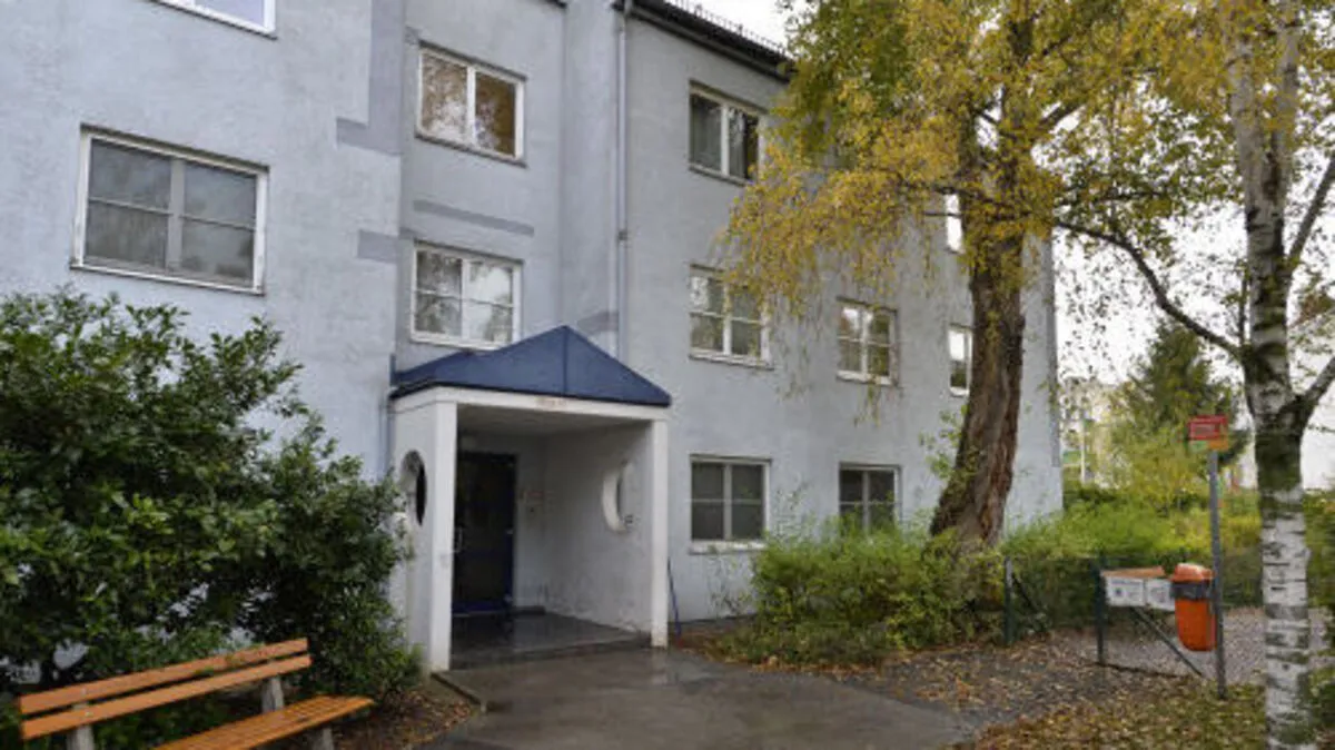 Vor diesem Wohnhaus wurde der 15-Jährige niedergestochen