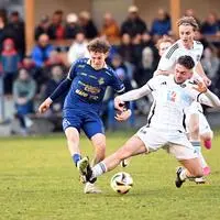 Jonas Johum (links) und Velden treffen auf Austria Klagenfurt