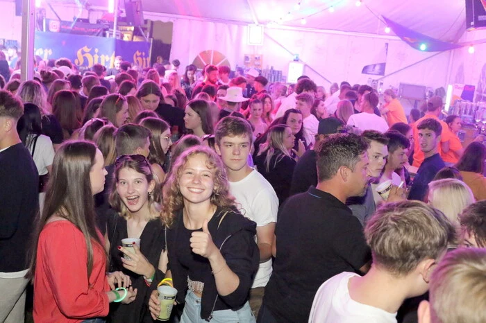 Mit der Internistin Sonja Buttazoni machte auch eine Notärztin am Partygelände Dienst. 