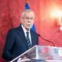ABD0169_20241009 - WIEN - ÖSTERREICH: Bundespräsident Alexander Van der Bellen am Mittwoch, 09. Oktober 2024, im Rahmen einer Pressekonferenz, um über die weitere Vorgehensweise nach der Nationalratswahl zu informieren. - FOTO: APA/GEORG HOCHMUTH