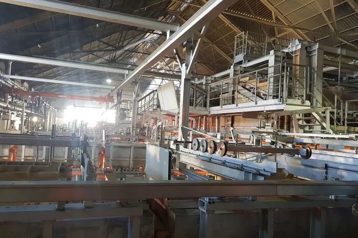 Klicken Sie sich durch die Fotos von den Arbeiten und aus dem Werk von Stoelzle Oberglas in Köflach.