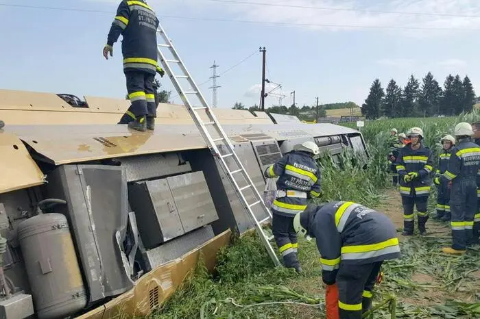 Zwei Schwerverletzte, 26 Personen erlitten leichte Blessuren.