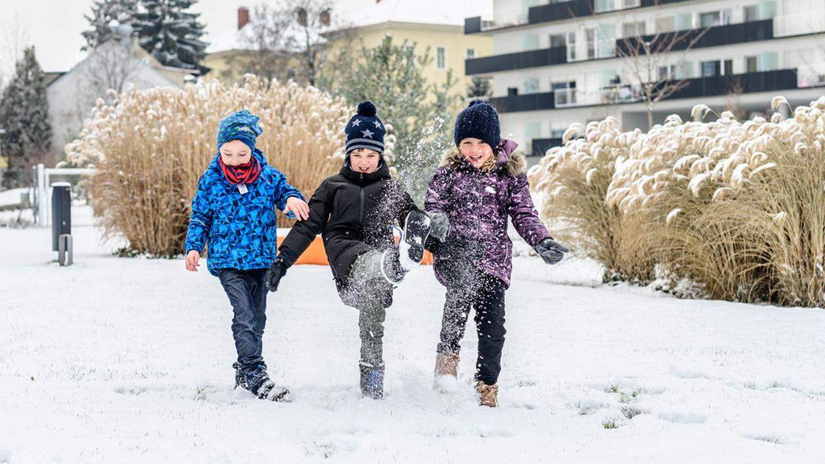 In weiten Teilen des Landes bleibt es heute grau - der Winterfreude soll das aber keinen Abbruch tun