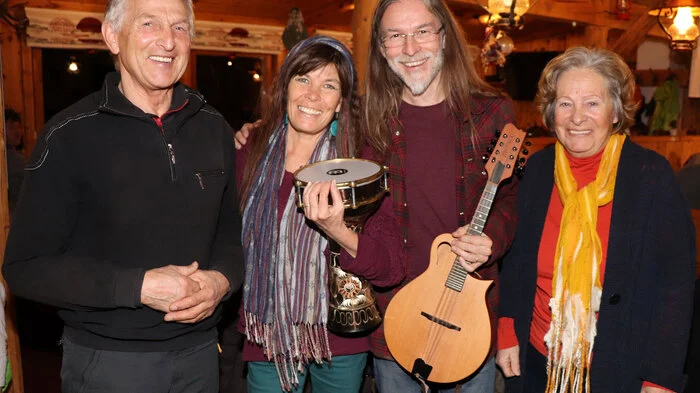 Extra aus Althofen ist der ehemalige LEE's-Klassenvorstand vom BORG-Altofen, Franz Pagitz mit Gattin Walburga "Burgi" Pagitz zum Winterkonzert auf die Hochrindl angereist.