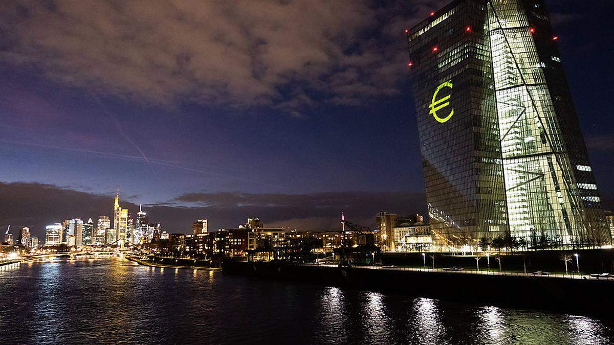 Manche EZB-Ratsmitglieder erwarten Höchstwert der Zinsen