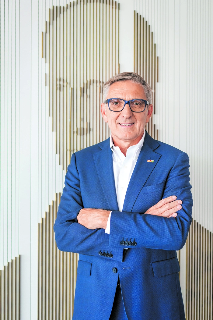 Josef Herk, WKO Steiermark-Präsident: | „Die Höhere Berufliche Bildung ist mit ihrer Praxisnähe und Arbeitsmarktrelevanz ein essenzielles Puzzleteil im Kampf gegen den Fachkräftemangel und ein Prestigeschub für die duale Ausbildung und berufliche Qualifikationen.“
