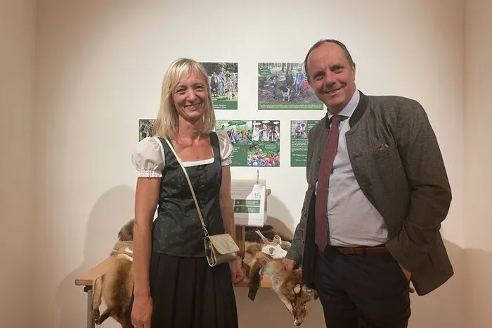 Museumsleiterin Sigrid Hörzer und Bürgermeister Christoph Stark freuten sich über den regen Zulauf.