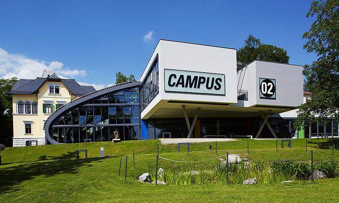 Hauptgebäude der FH CAMPUS 02 Fachhochschule der Wirtschaft in Graz