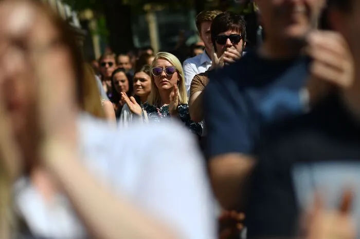 Bei dem Terroranschlag auf Besucher eines Popkonzerts in Manchester waren am Montagabend 22 Menschen getötet worden. Unter den mehr als 60 Verletzten waren zahlreiche Menschen mit schweren Verletzungen.