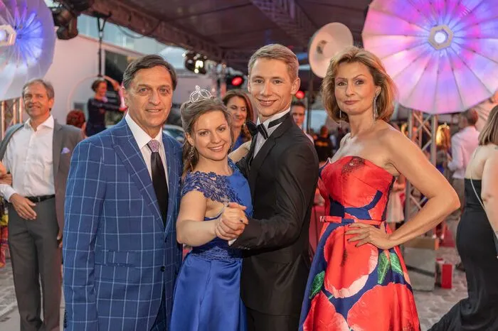 Das Sieger-Rookie-Paar der Kleinen Zeitung, Teresa Hirschmannund Michael Geigl, mit den beiden Choreografen Wolfgang Nicoletti und Patricia Stieder-Zebedin