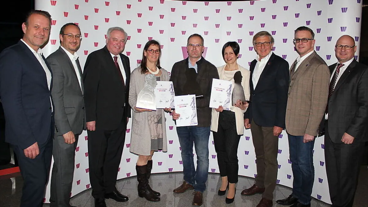 Andreas Herz, Jochen Pack, Hermann Schützenhöfer, Thelma Schille, Albert Jocham, Daniela Schriebl, Josef Herk, Helmut Linhart und Peter Sükar (von links)