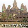 Den Urlaubern wird vorgeworfen, bei einer privaten Party in der Nähe der berühmten Tempelanlage Angkor Wat &quot;pornografische Tänze&quot; aufgeführt zu haben