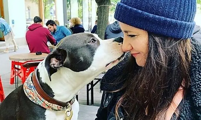 Linda und ihre Hündin Frida