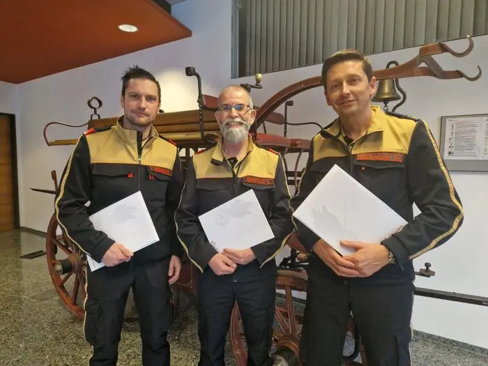 Die Osttiroler Dominik Wibmer, Camillo Girstmair und Thomas Mühlmann machten die Ausbildung zum Feuerwehr-Peer