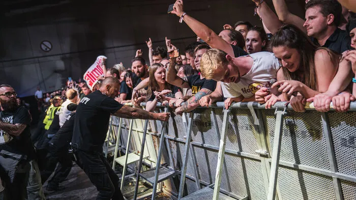6.000 Fans haben am Dienstag eine große Rockparty in Graz gefeiert ...
