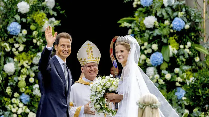 Prinzessin Marie Caroline von Liechtenstein und ihr Vater Alois. Bischof Benno Elbs vollzog die kirchliche Trauung.