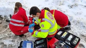 Ein Notfall am Patienten wird geübt (Sujetbild)